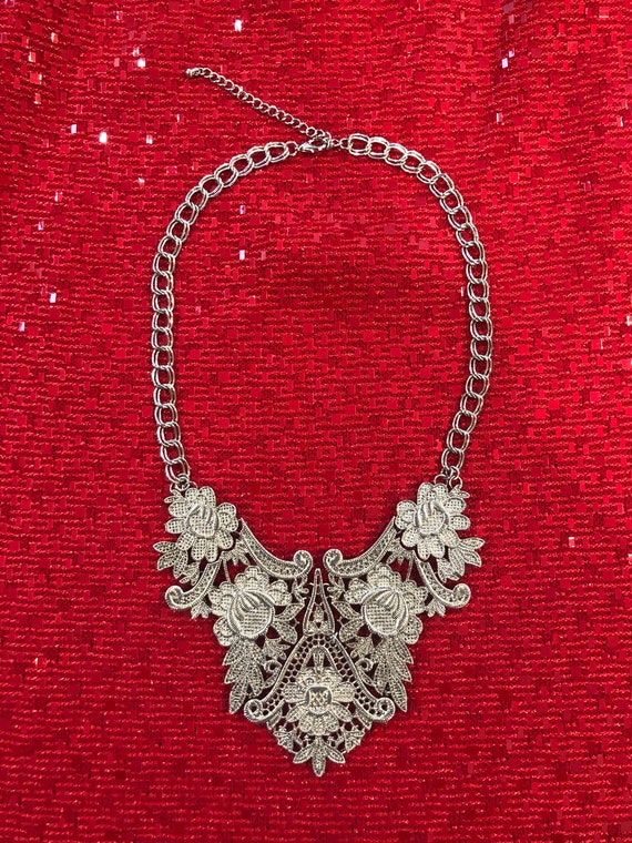 80's SILVERTONE LACE Necklace/Floral Necklaces/80… - image 1