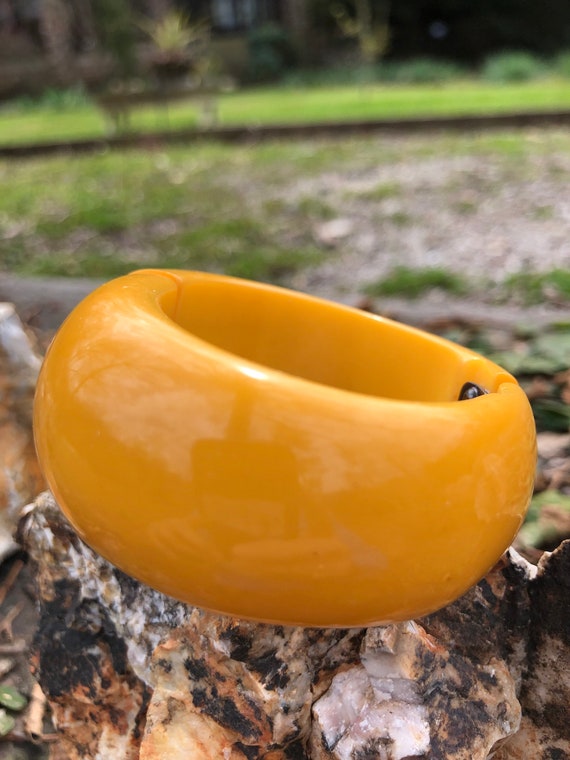 BAKELITE Butterscotch CLAMPER BRACELET/Bakelite B… - image 4