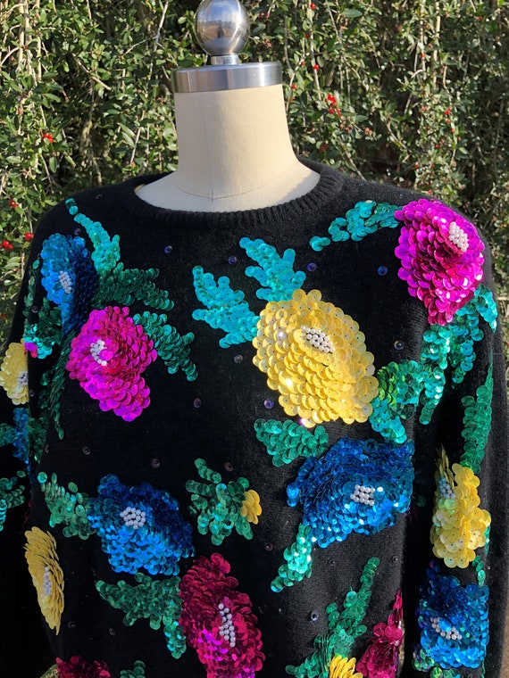 HONG KONG ACTRESS Sweater/Michelle Yim Sweater/Bea