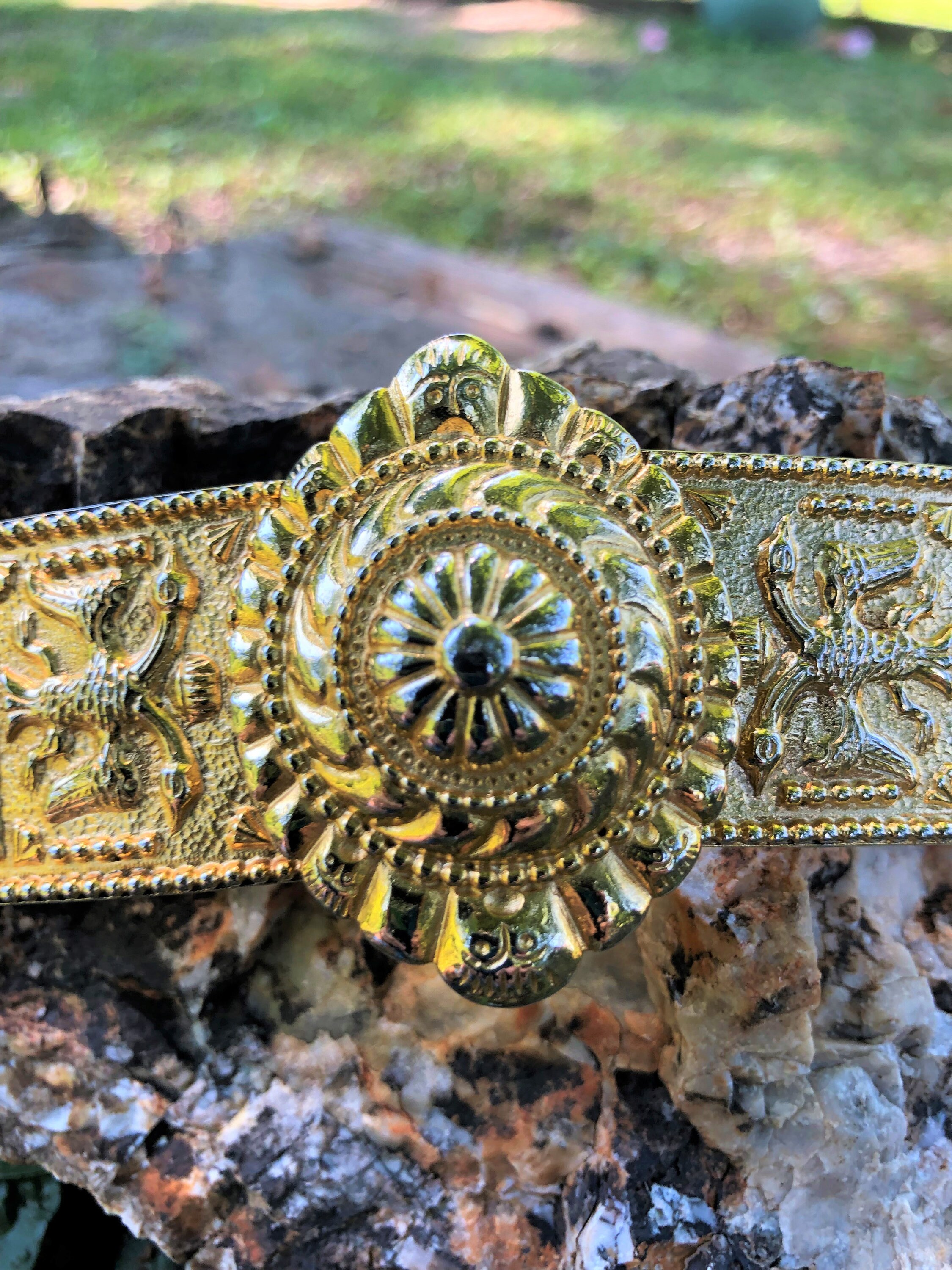 Judith Lieber Snake Chain Luminous Ornate Etruscan Style Gold Tone Belt Stamped Judith Leiber Women main image 2