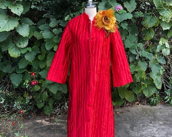 70's BRIGHT RED ROBE/70’s Quilted Robe/Vintage Red Robe/70’s Robes/70’s Sleepwear/70’s Housecoat/Vintage Quilted Robe Jacket/Mint Condition