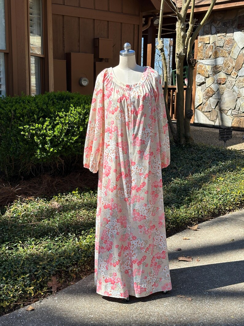 GORGEOUS 60's FLORAL Mumu Robe and Gown/mumu Robe/floral Mumu Dress ...