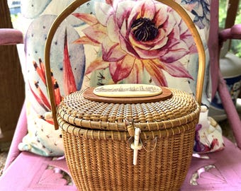 Barlow Type NANTUCKET BASKET Vintage W/faux Carved Seal - Etsy