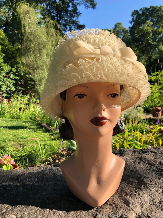 60's Ladies Lace Hat/Vintage Lace Hat/60's Hats/La