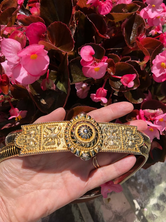 Judith Leiber gorgeous vintage belt Judith Leiber Gold Animal and Jewel Belt (0MC006) – The  main image 2
