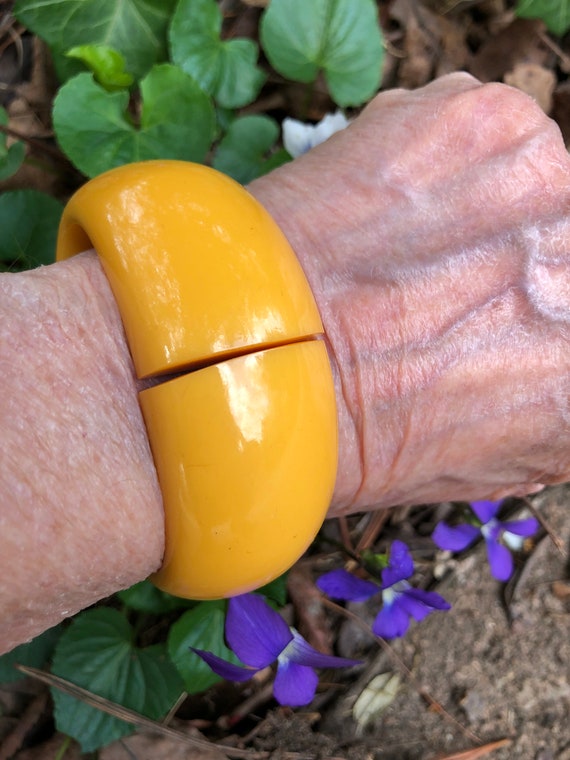 BAKELITE Butterscotch CLAMPER BRACELET/Bakelite B… - image 2