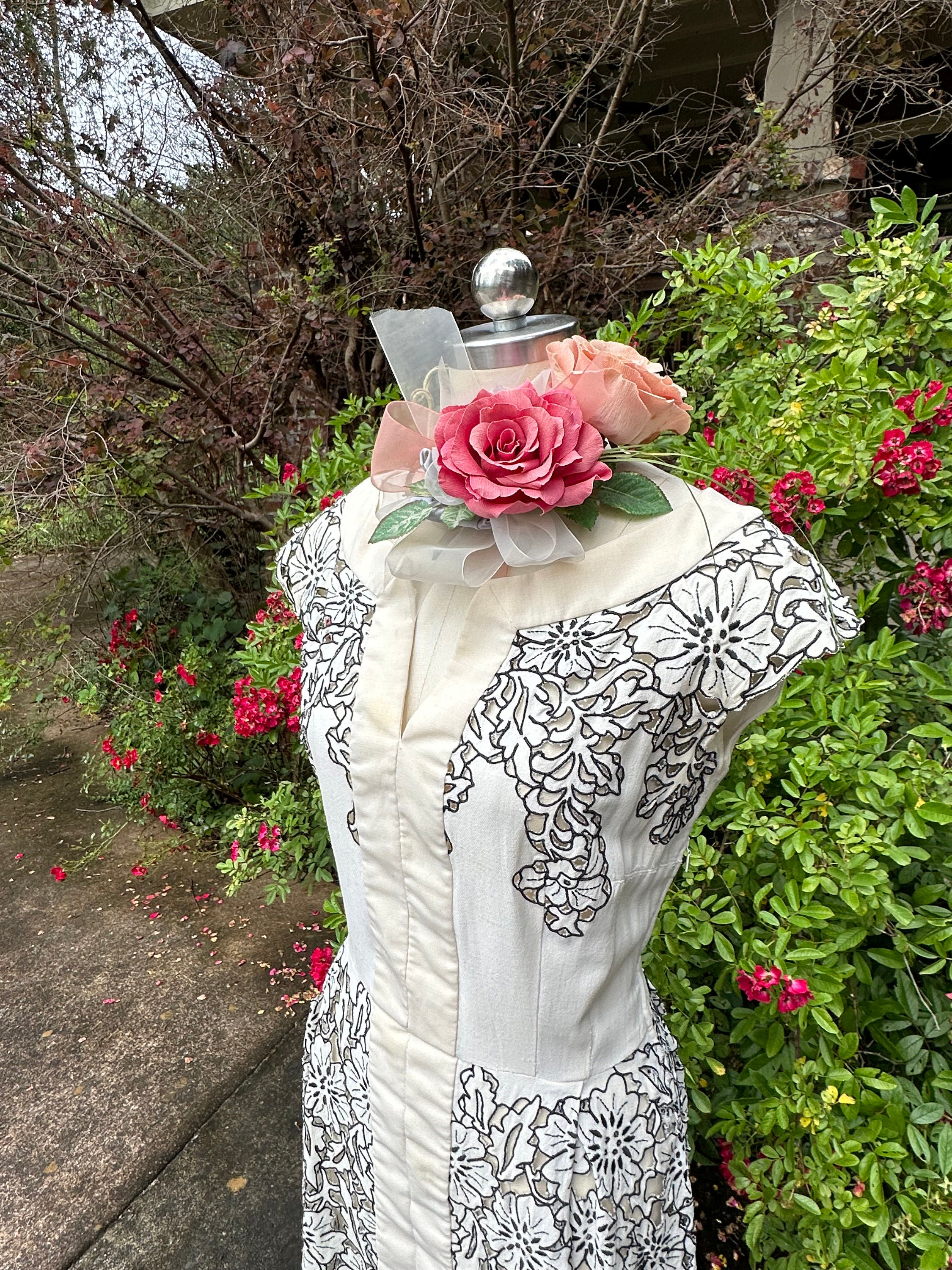 LOVELY 50's CUTWORK EMBROIDERY Dress/vintage Cream Linen