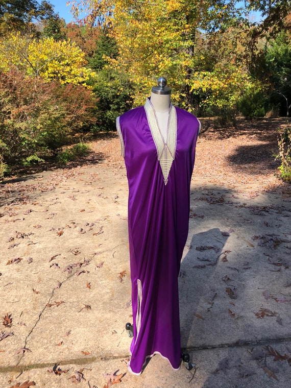 BEAUTIFUL 70's PURPLE Nightgown Dress/70’s Sleeve… - image 6