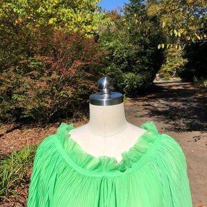 GORGEOUS Green BABYDOLL Nightgown/60s Bell Sleeve Babydoll Lingerie/60s Sheer Babydoll Dress/Vintage Sexy Sheer Lingerie/MINT Condition image 9