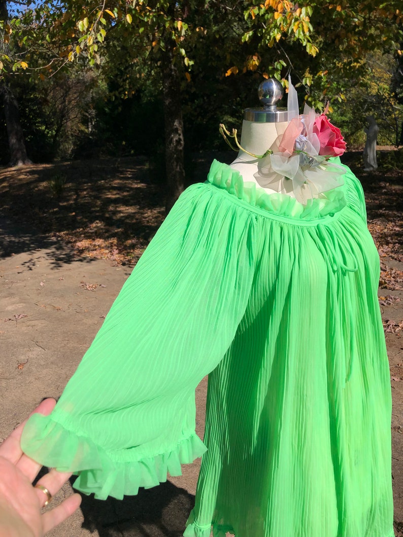 GORGEOUS Green BABYDOLL Nightgown/60s Bell Sleeve Babydoll Lingerie/60s Sheer Babydoll Dress/Vintage Sexy Sheer Lingerie/MINT Condition image 4