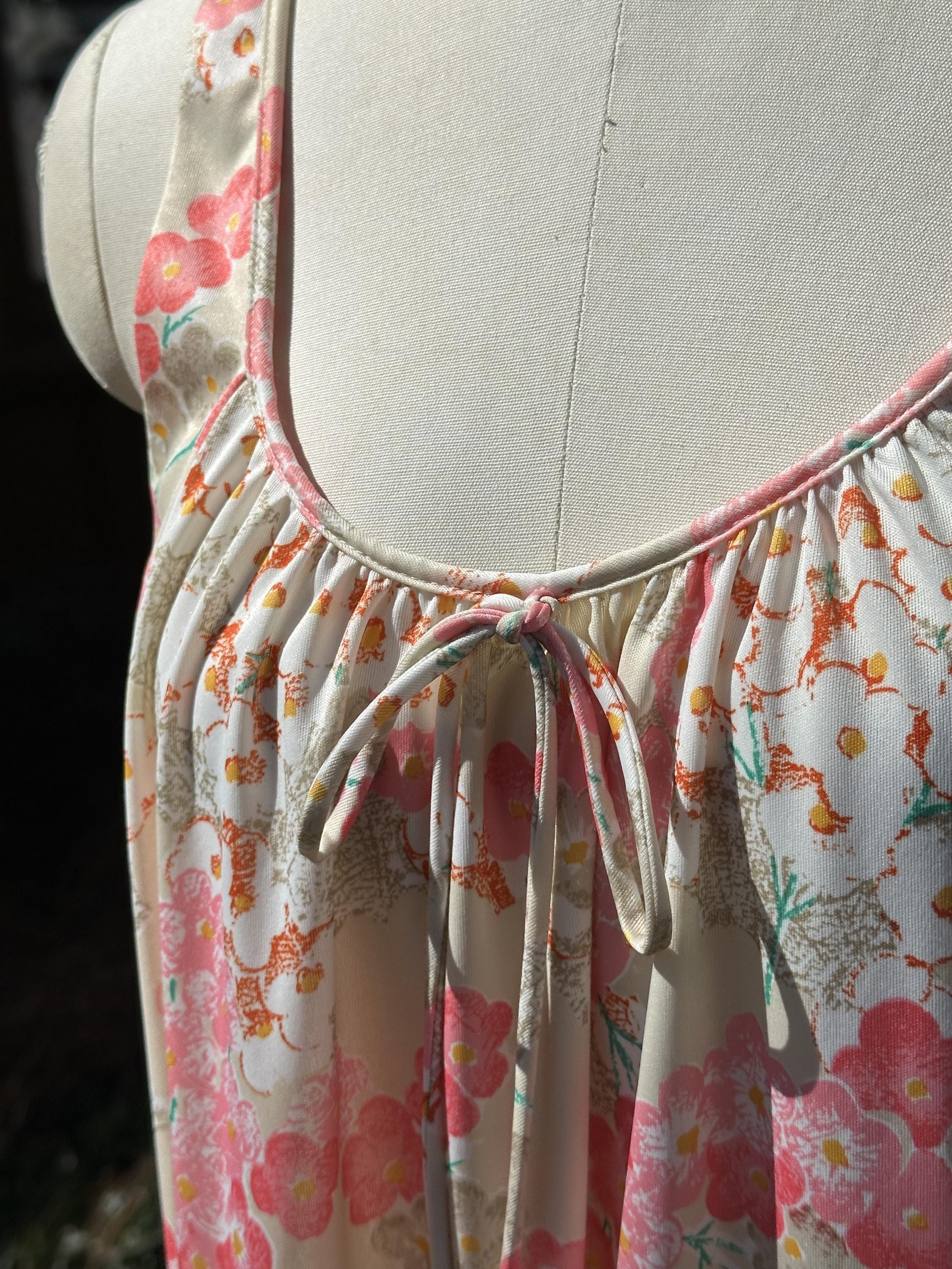 GORGEOUS 60's FLORAL Mumu Robe and Gown/mumu Robe/floral Mumu Dress ...