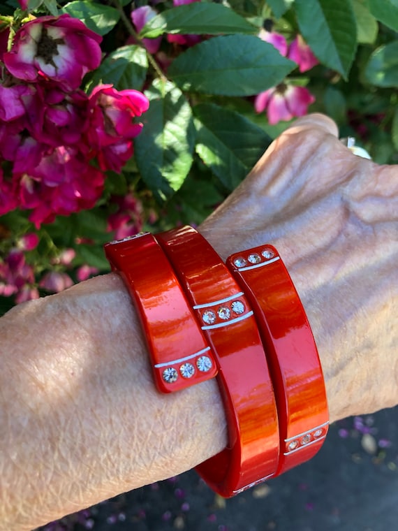 STUNNING 50's LUCITE BRACELET with Rhinestones/Lucite… Gem