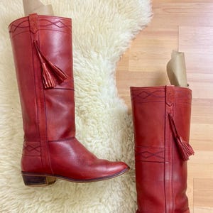 Kersenleren rijlaarzen | Vintage jaren 90 rood leren halfhoge laarzen Hoge leren westernlaarzen met kwastjes dames maat 6