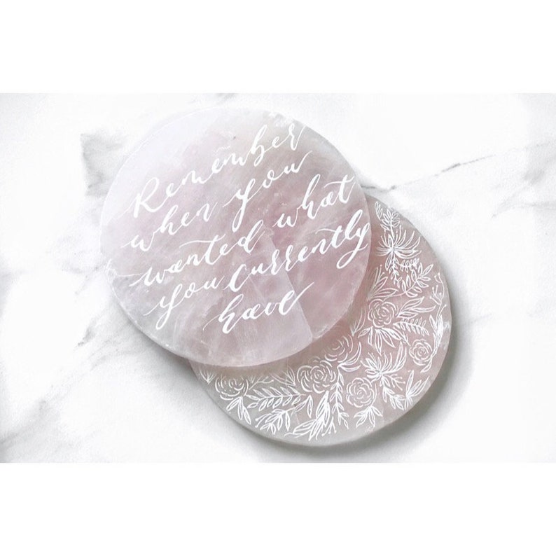 wedding event handwritten place cards personalized wedding favors natural marble slices personalized coaster