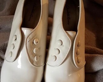 White Wing Tip Booties Size 9