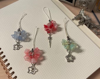 Kawaii Flower Phone Charm Strap, Pastel Beaded Phone Wristlet, Y2K Aesthetic Phone Charm, Cute Floral Phone Accessory, Star Charm