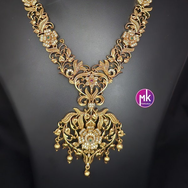 Design de flores, qualidade premium, acabamento em ouro fosco, pedra AD, colar grande com pingente e brincos combinando - Joias para noivas - MK Fashionkart