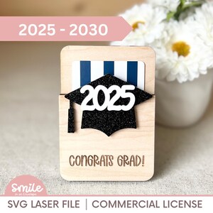 卒業おめでとうギフトカードホルダー SVG: レーザーカットファイル (デジタルダウンロード)