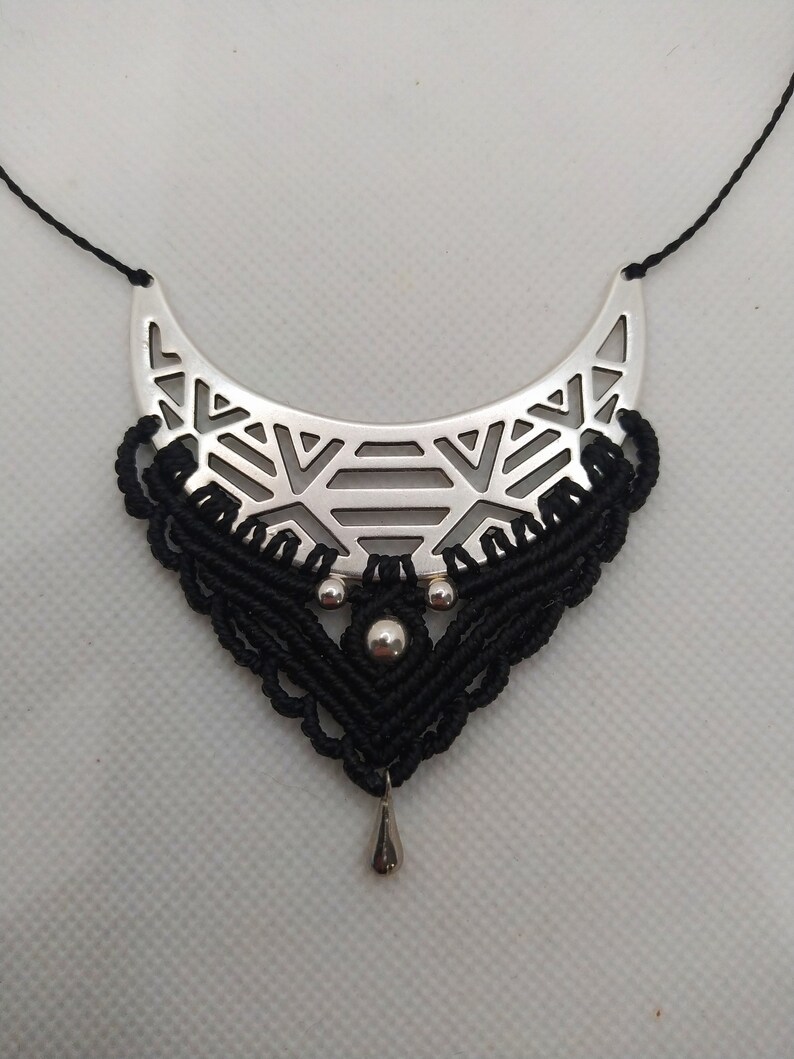 Collier Micro Macramé Noir Pendentif Lune Perle Argent image 3