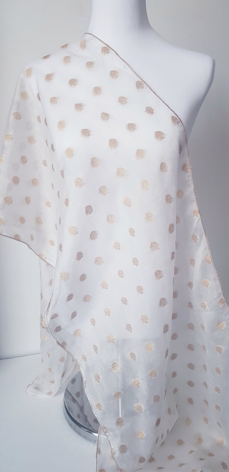 shawl warna gold