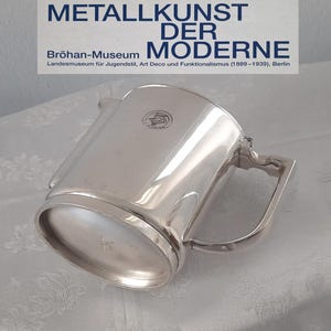 Art Deco verzilverde koffiepot uit 1935, een ontwerp van de Krupp Berndorf-fabriek, afkomstig uit een legendarisch café in Venetië.