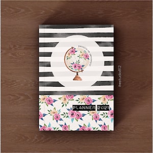 Pu&ograve; includere: Una copertina di planner con un motivo a righe bianche e nere e un motivo floreale. La copertina presenta un'illustrazione ad acquerello di un globo con fiori intorno. Il testo "PLANNER 2021" &egrave; stampato sulla copertina.