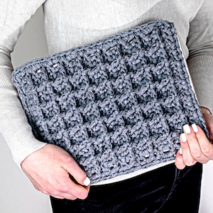 Crochet Laptop Cover Pattern | Crochet Waffle Case Pattern