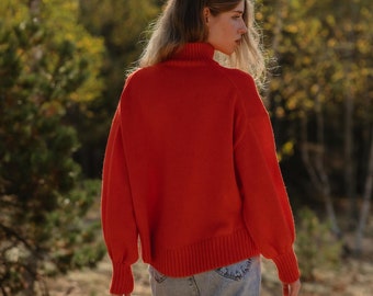 Stickad ulltröja i merinocashmere för kvinnor, Röd minimalistisk tröja för festsäsongen, Varm mjuk ulltröja NEW YORK