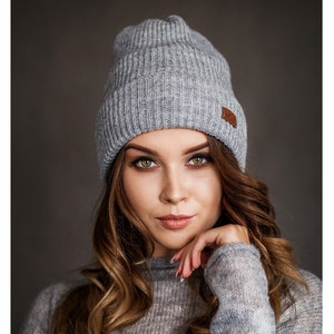 Grey knitted hat Merino wool slouch hat Beanie with cotton lining Winter chunky knit hat for women image 2