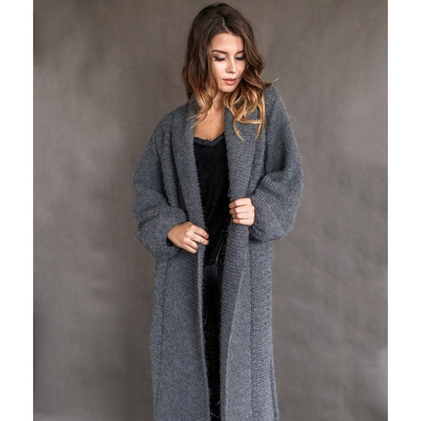 Manteau maxi en laine mérinos tricoté à la main, manteau en laine naturelle pour femmes, cardigan en alpaga, cardigan solide pour femmes en gris