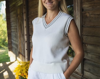 Chaleco tipo suéter universitario, chaleco vintage de pura lana merino, chaleco tipo suéter suave de lana blanca, elegante chaleco tipo suéter tejido a mano para mujeres de negocios
