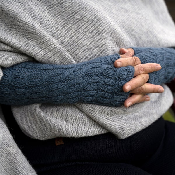 Hand Knitted Fingerless Mittens, Alpaka Armstulpen, Gauntlets Gloves Alpaca, Grey Wrist Cuffs, Typing Gloves