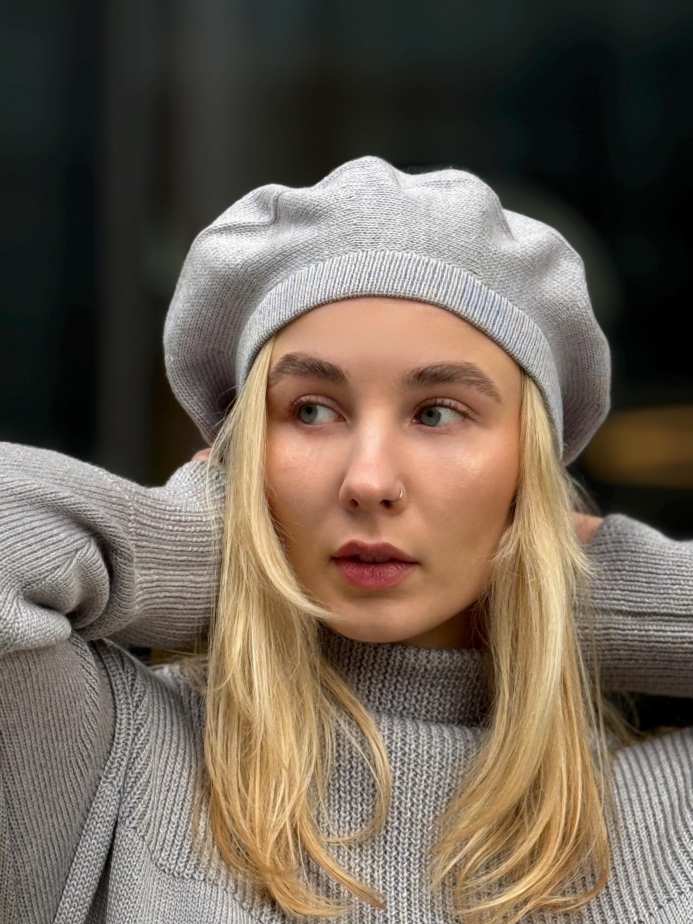 Béret Femme Classique Français - Laine Douce - Taille élastique 54/60 - Noir, Blanc, Gris, Rouge - Hiver & élégance