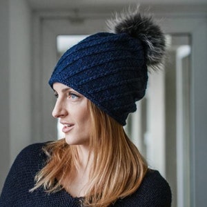 Hand knit hat for women, Fur pom pom hat, Wool winter hat, Beige beanie hat, Merino wool hat, Slouchy knit hat, Womens hat with lining 画像 1