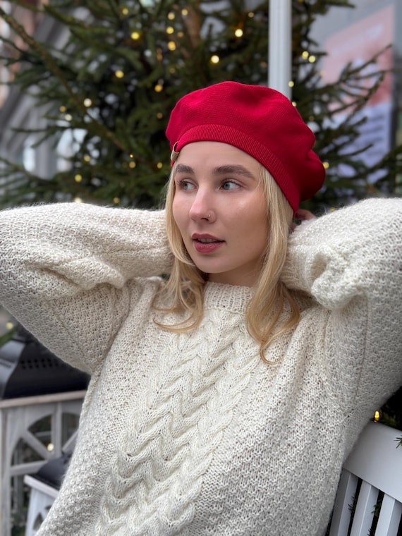 Red Knit Beret Maison Margiela Red Handmade Knit Beret Maison Margiela main image 3