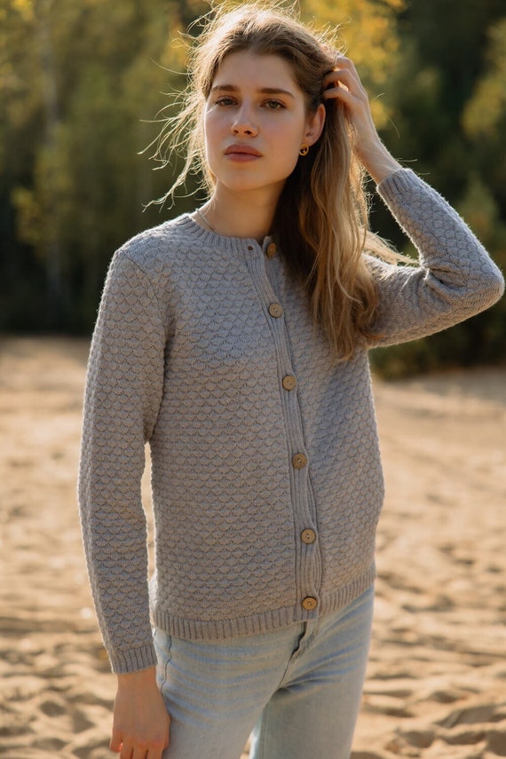100% Merino Wool Hand Knitted Vintage Style Buttoned Women Sweater 