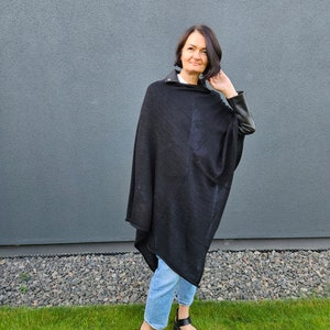 Women soft wool pullover poncho, Oversized blanket sweater, Lightweight warm knitted woolen throw, One size cosy poncho cape image 7