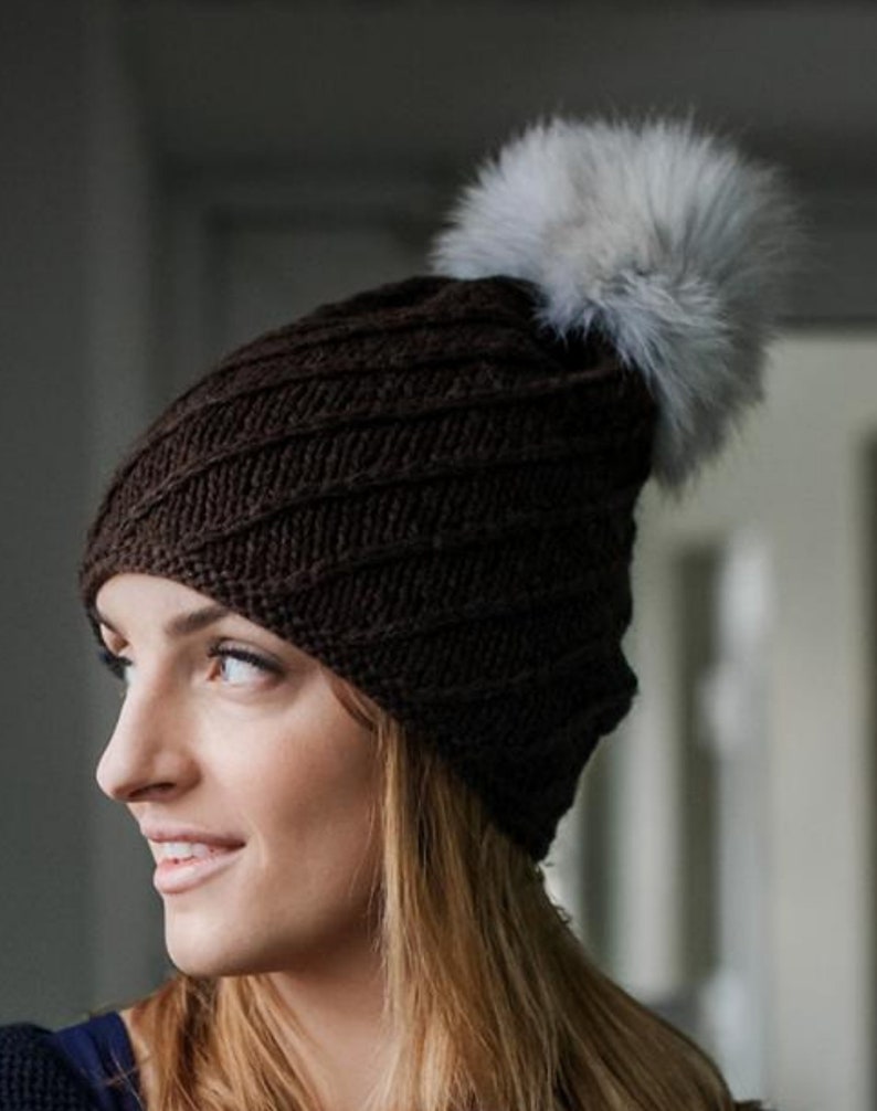 Hand knit hat for women, Fur pom pom hat, Wool winter hat, Beige beanie hat, Merino wool hat, Slouchy knit hat, Womens hat with lining 画像 2