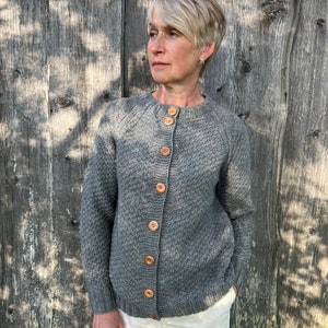 Vintage women sweater, Natural wool buttoned cardigan, Hand knit sweater, Vintage womens woolen jacket, Eco woolen short alpaca cardigan image 3