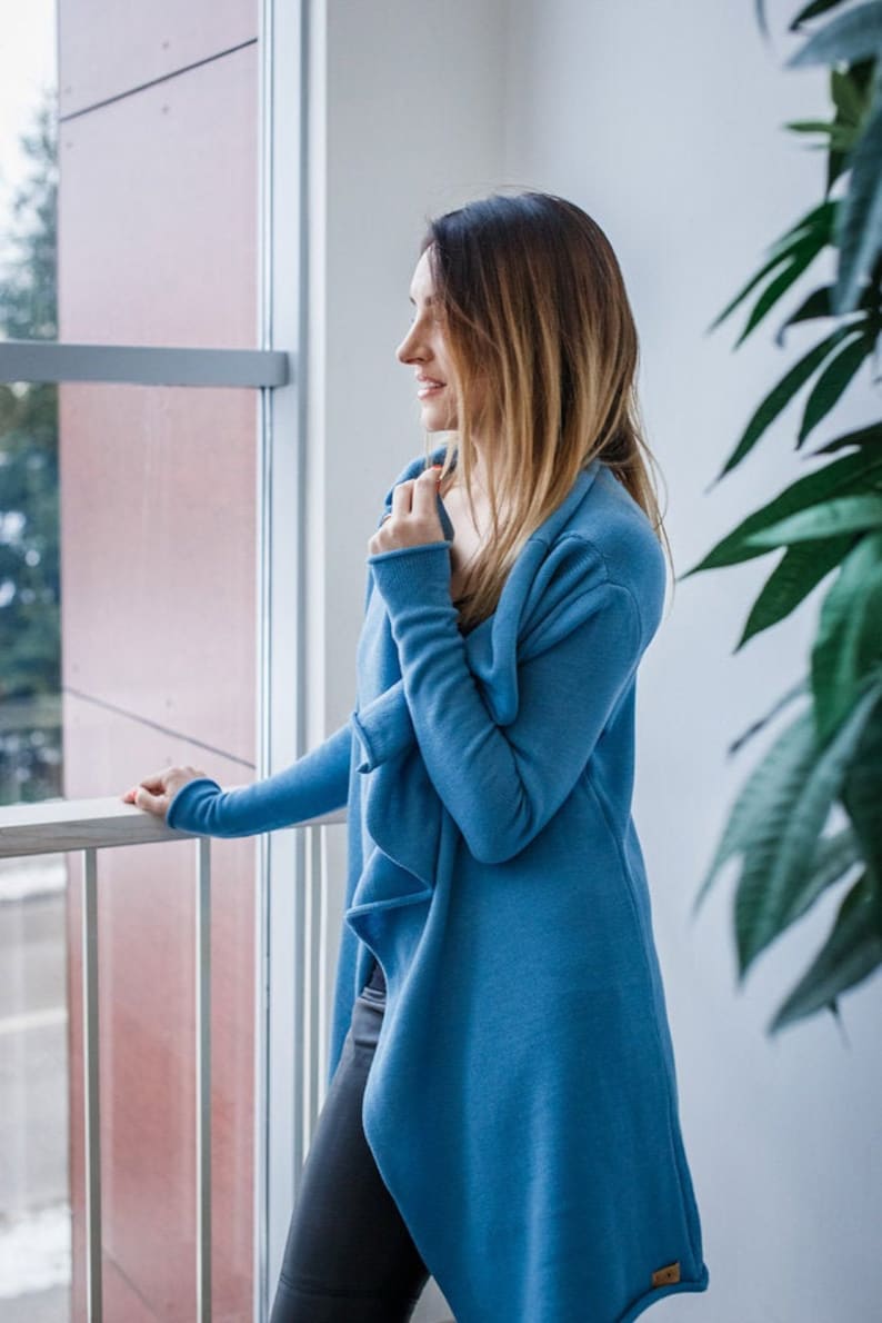 Haut léger en laine mérinos fine, cardigan bleu océan pour femme Ocean blue