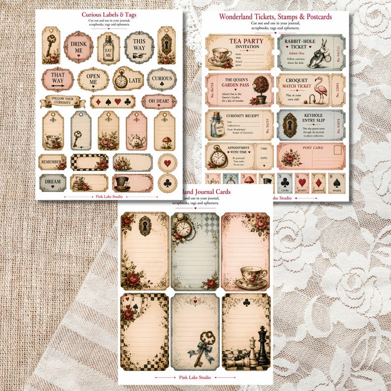 Op de afbeelding: Drie vellen papier-ephemera met vintage-stijl ontwerpen, waaronder labels, tags, tickets, postzegels, ansichtkaarten en journal-kaarten. De illustraties bevatten theekopjes, klokken, sleutels, speelkaartsymbolen en florale motieven in gedempte tinten.