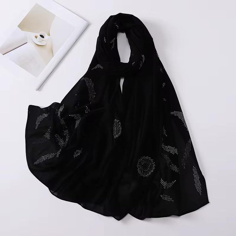 Svart chiffong hijab med strass, lätt och blygsam huvudduk för vardagsbruk, bröllop bild 16