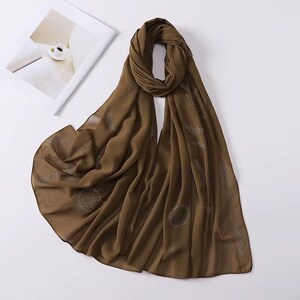 Svart chiffong hijab med strass, lätt och blygsam huvudduk för vardagsbruk, bröllop bild 13