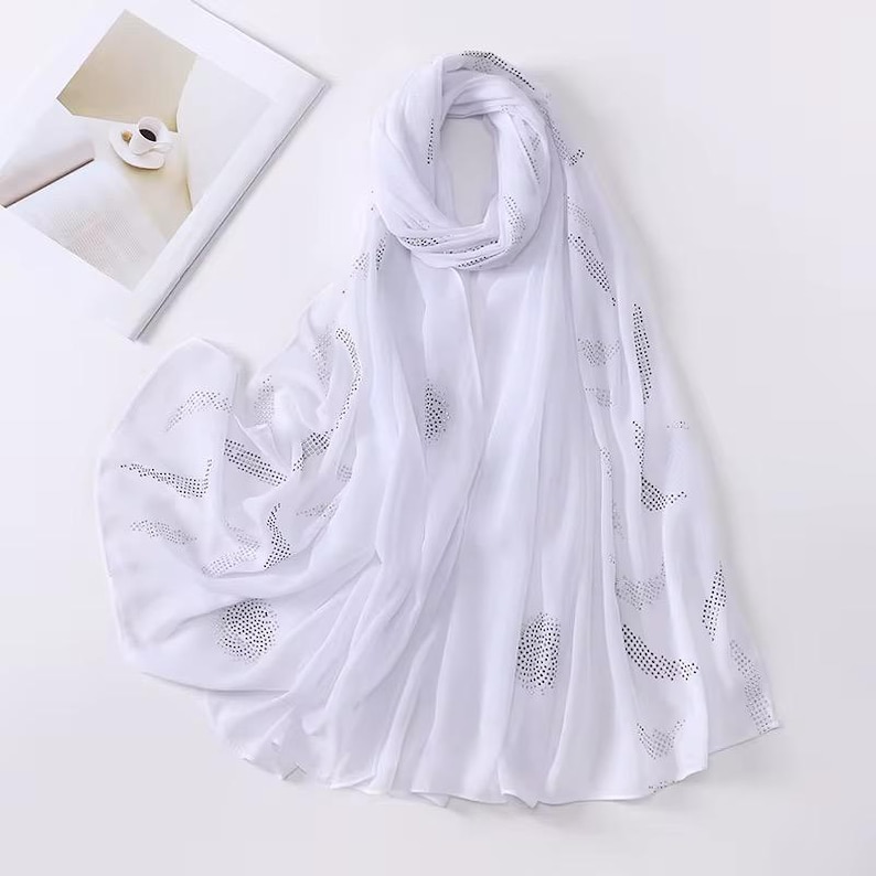 Svart chiffong hijab med strass, lätt och blygsam huvudduk för vardagsbruk, bröllop bild 15