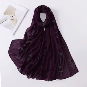 Svart chiffong hijab med strass, lätt och blygsam huvudduk för vardagsbruk, bröllop bild 17