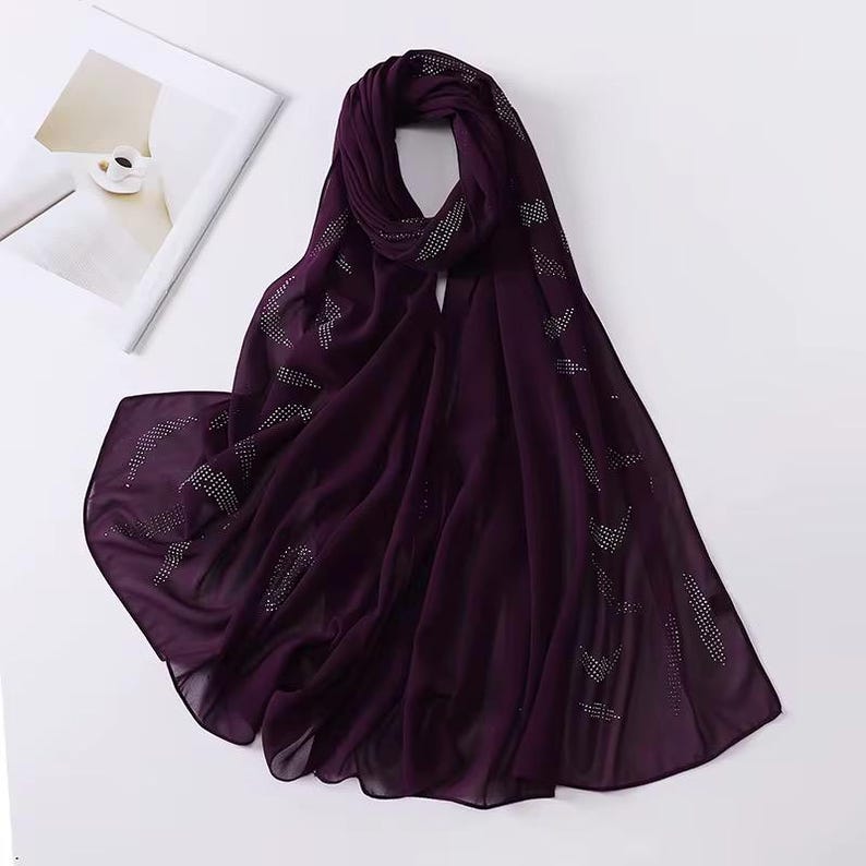 Svart chiffong hijab med strass, lätt och blygsam huvudduk för vardagsbruk, bröllop bild 17