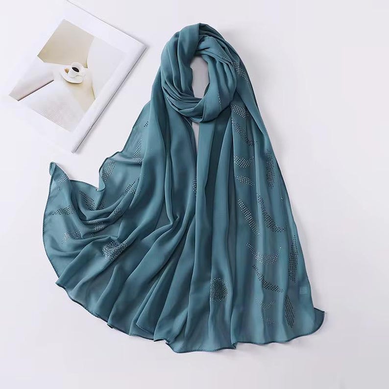 Svart chiffong hijab med strass, lätt och blygsam huvudduk för vardagsbruk, bröllop bild 9