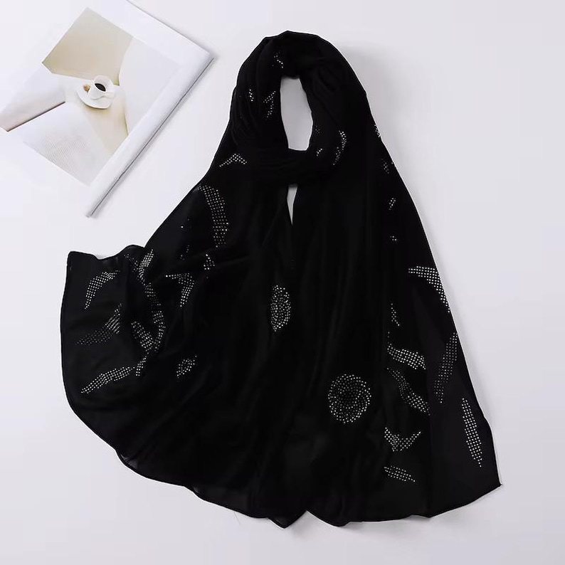 Svart chiffong hijab med strass, lätt och blygsam huvudduk för vardagsbruk, bröllop bild 3
