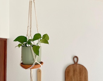 Macrame Plant Hanger / Boho Home Decor / Plant Holder
