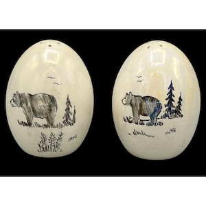 Hand Painted Alaskan Salt & Pepper Shakers Bear Woodland Egg Shaped Vtg Ceramic